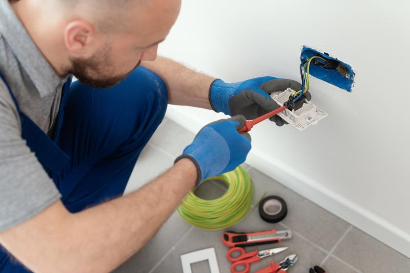 Planifier vos travaux d'électricité, conseils et étapes indispensables